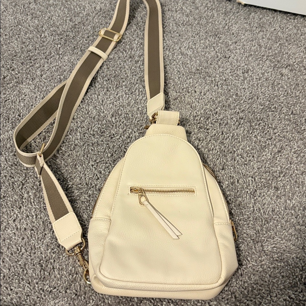 Universal Thread Crossbody Bag